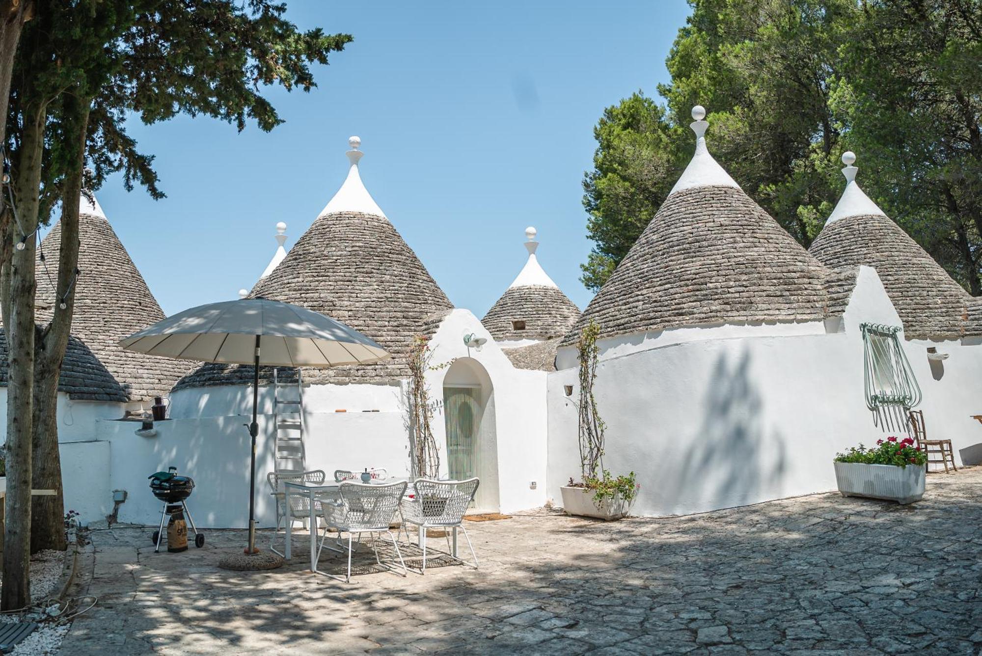 Ad Un Passo Da Cisternino - Trulli Con Foresta, Bici E Barbecue Exterior photo