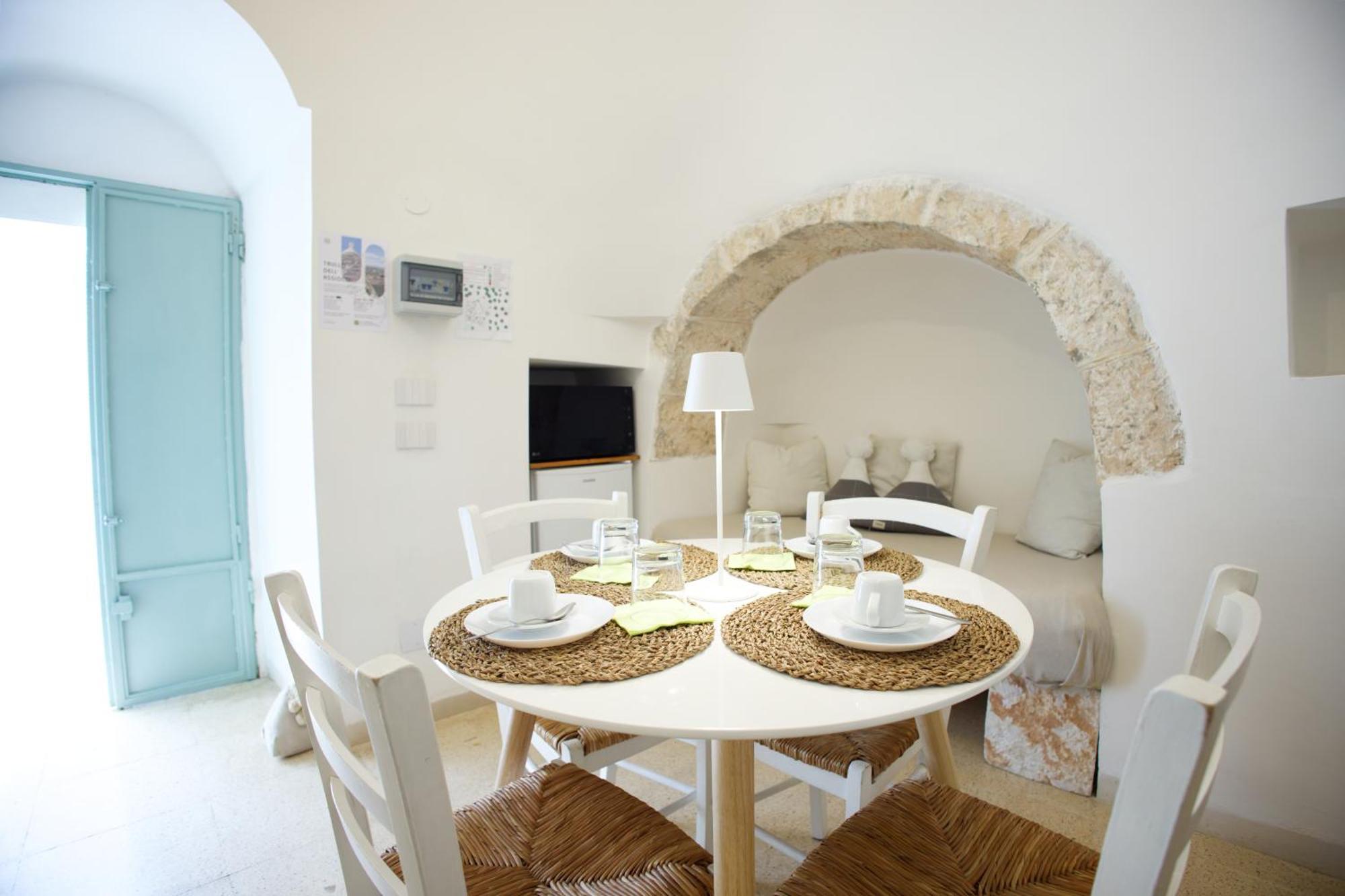 Ad Un Passo Da Cisternino - Trulli Con Foresta, Bici E Barbecue Exterior photo